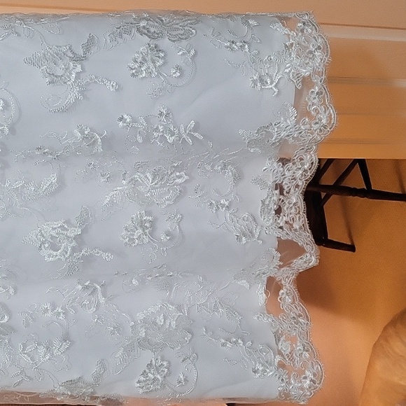 Jaeden Wedding Dress short - Picture 4 of 16